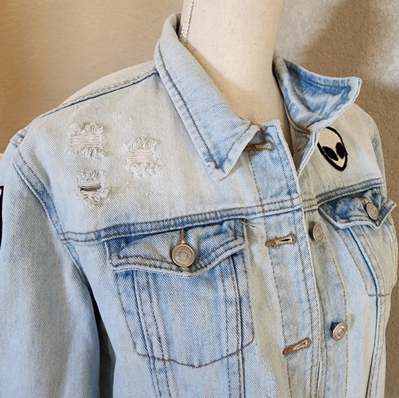 Brandy Melville Alien patch work distressed jean Jacket Size Large - Picture 7 of 8